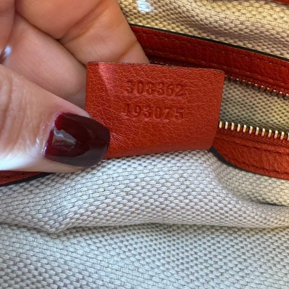 SALE
AUTHENTIC Gucci SoHo Leather Handbag - Picture 11 of 14